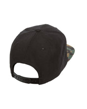 Lade das Bild in den Galerie-Viewer, Custom Embroidered Classic SnapBack Hat - Jittybo&#39;s Custom Clothing &amp; Embroidery

